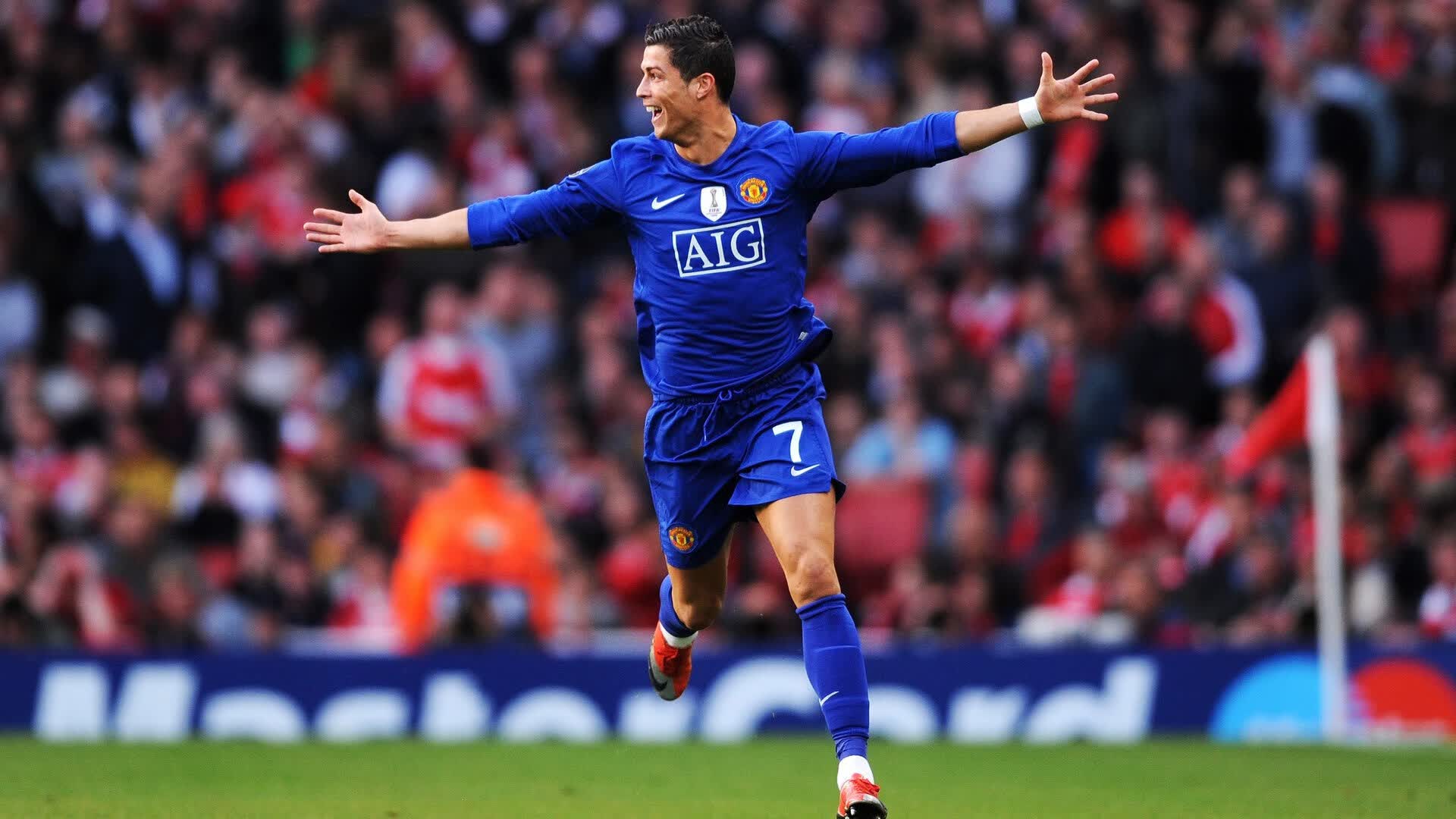 当英雄倒下时，贝林厄姆重伤，维尼修斯率全队围拢祈祷，那一刻，胜负已无关紧要，当英雄倒下，贝林厄姆重伤，维尼修斯率队祈祷，胜负已不重要